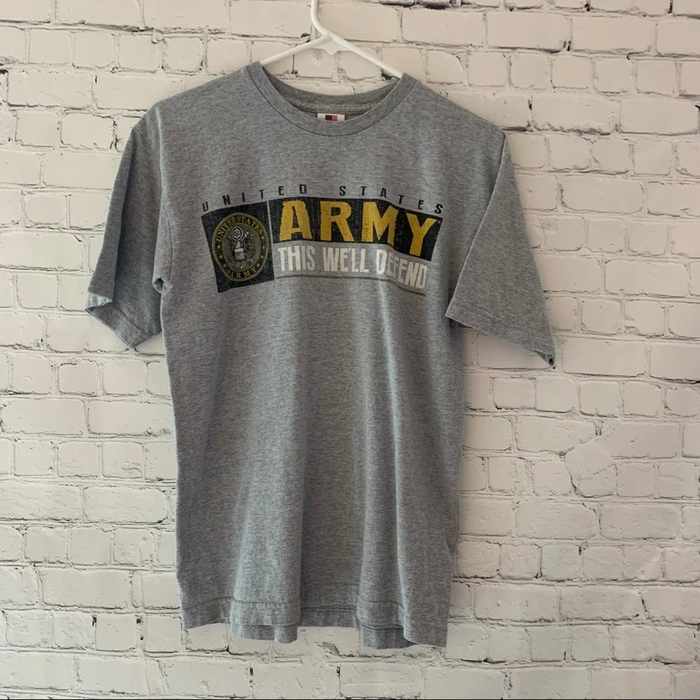 Vintage United States Army men’s short sleeve tee shirt | size medium